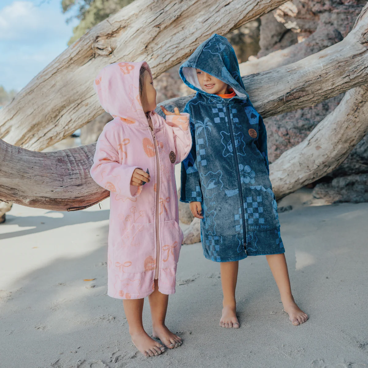 EVERYWHERE ZIP-UP TOWEL Navy - Image 4