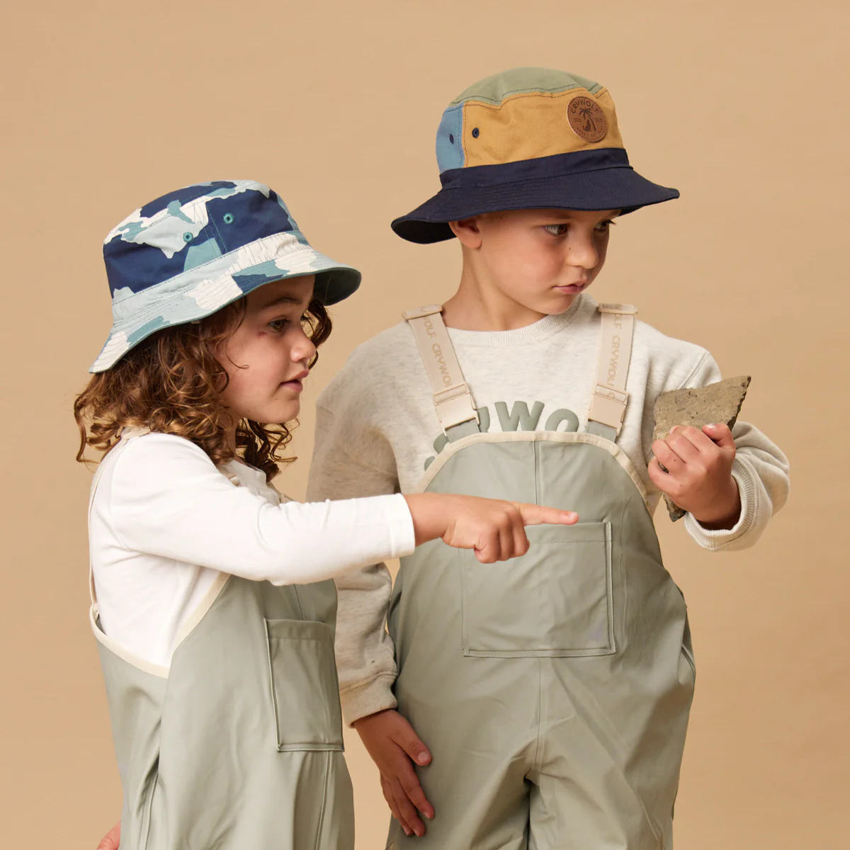 REVERSIBLE BUCKET HAT Indigo Colourblock - Image 7