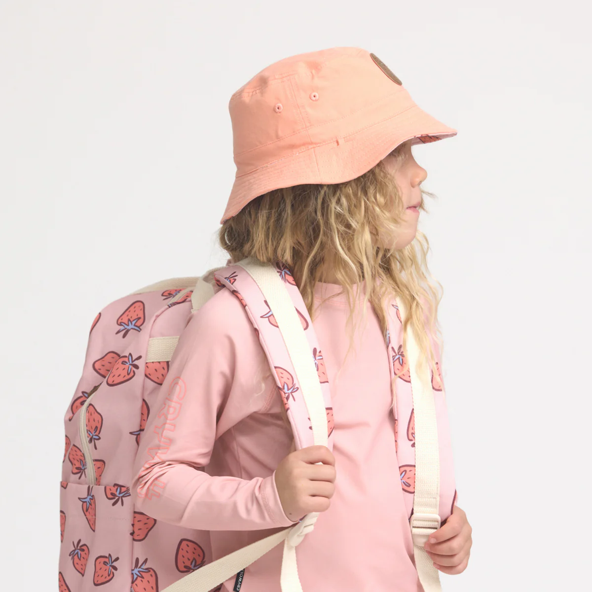 REVERSIBLE BUCKET HAT Strawberry Splash - Image 6