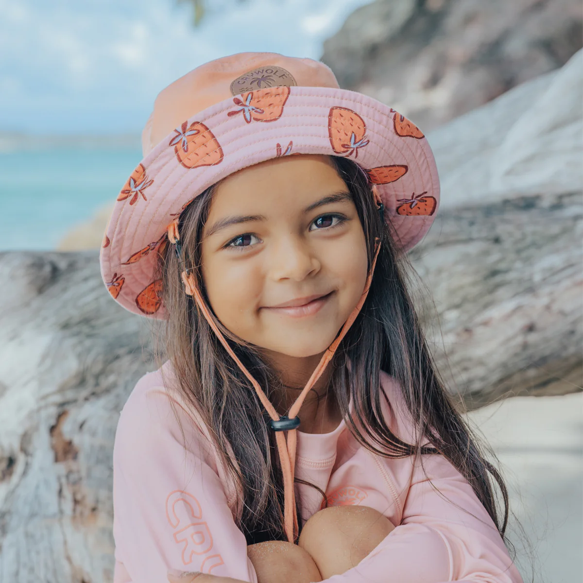 REVERSIBLE BUCKET HAT Strawberry Splash - Image 9